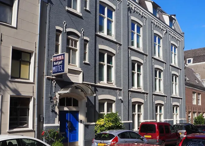 Euphemia Budget Old City Canal Zone Amsterdam